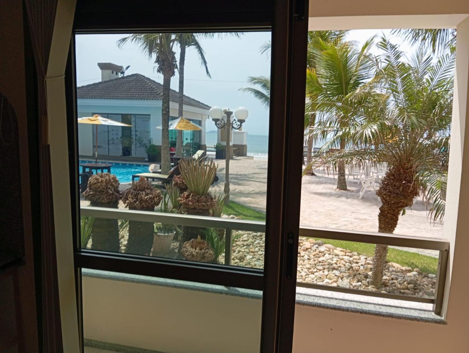 Golfinhos Apart-Hotel - Apto Terreo Frente Ao Mar!!! Флорианополис Экстерьер фото